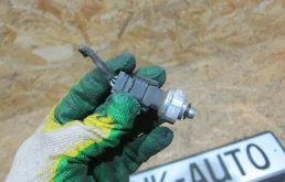 Датчик давления кондиционера для Hyundai Tucson 2009 года на фотографиях