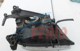 Фара левая для Nissan X-Trail 2005 года на фотографиях