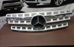Решетка радиатора для Mercedes-Benz M class 2010 года на фотографиях