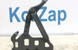 Петля капота правая для Kia Sportage на фотографиях