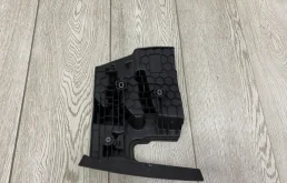 Кронштейн крыла задний левый для Volkswagen Tiguan 2018 года на фотографиях