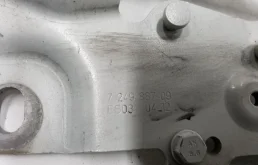 Петля капота левая для BMW 5er на фотографиях