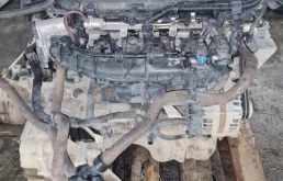 Двигатель без навесного для Opel Astra 2015 года на фотографиях