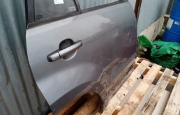 Дверь задняя правая для Suzuki Grand Vitara 2007 года на фотографиях