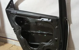 Дверь задняя левая для Kia Cerato 2010 года на фотографиях