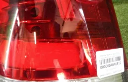 Фонарь правый для Toyota Land Cruiser 2015 года на фотографиях