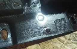 Усилитель переднего бампера для Opel Astra 2015 года на фотографиях