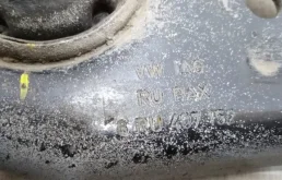 Подрамник двигателя для Volkswagen Polo 2010 года на фотографиях