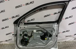 Дверь передняя правая для Volvo S80 2013 года на фотографиях