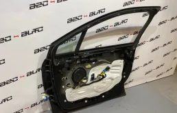 Дверь передняя правая для Citroen DS4 2015 года на фотографиях