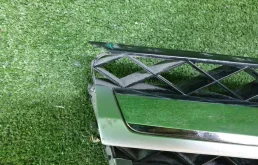 Решетка радиатора для Mercedes-Benz GLK class 2008 года на фотографиях