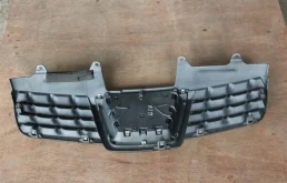 Решетка радиатора для Nissan Qashqai 2008 года на фотографиях