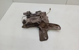 Компрессор пневмоподвески задний для Mercedes-Benz S class 2008 года на фотографиях