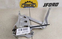 Петля капота правая для Kia Sportage на фотографиях