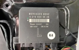 Дверь передняя левая для Mercedes-Benz C class 1996 года на фотографиях