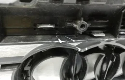 Решетка радиатора левая для Audi Q8 на фотографиях