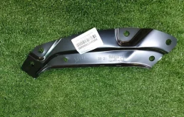 Кронштейн правой фары верхний для Volkswagen Polo на фотографиях