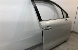 Дверь передняя правая для Subaru Forester 2018 года на фотографиях