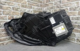 Фара правая для Porsche Macan 2015 года на фотографиях