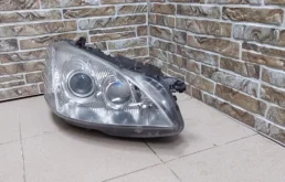 Фара правая для Mercedes-Benz S class 2009 года на фотографиях