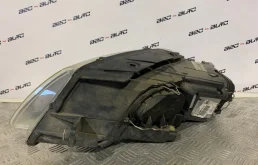 Фары для Volkswagen Passat 2006 года на фотографиях