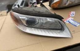 Фара правая для Volvo S80 2014 года на фотографиях