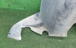 Подкрылок передний правый для Skoda Octavia 2017 года на фотографиях