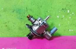 Топливный насос для Audi A4 2007 года на фотографиях