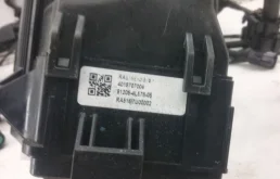 Проводка моторного отсека для Hyundai Solaris 2014 года на фотографиях