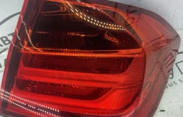 Фонарь внешний правый для BMW 3er 2014 года на фотографиях