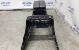 Подлокотник передний левый для Volkswagen Touareg на фотографиях