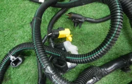 Уплотнитель передней правой двери для Ford Transit 2013 года на фотографиях