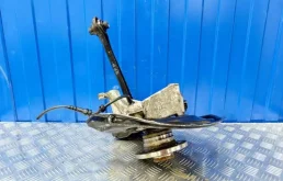 Кулак задний левый для Volkswagen Tiguan 2015 года на фотографиях