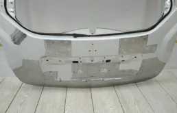 Дверь багажника для Renault Duster 2018 года на фотографиях