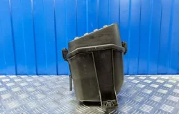 Корпус воздушного фильтра для Skoda Octavia 2010 года на фотографиях