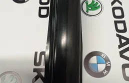 Усилитель заднего бампера для Skoda Octavia 2009 года на фотографиях