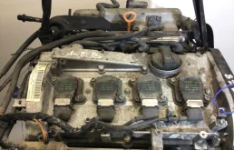 Двигатель без навесного для Audi A4 1996 года на фотографиях