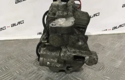 Компрессор кондиционера для Audi A6 2005 года на фотографиях