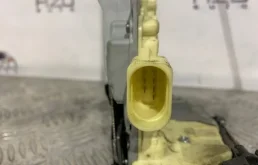 Центральный замок для Volkswagen Passat 2005 года на фотографиях