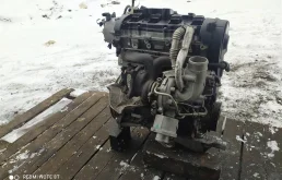 Двигатель без навесного для Audi A4 2008 года на фотографиях