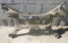 Задний подрамник для Nissan Teana 2012 года на фотографиях