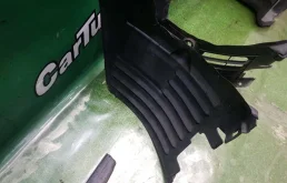 Подкрылок передний правый для Mercedes-Benz S class 1996 года на фотографиях