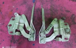 Петля капота правая для Volkswagen Passat на фотографиях