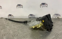 Центральный замок для Volkswagen Passat 2005 года на фотографиях