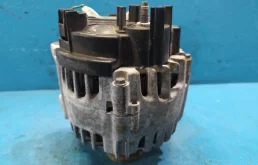 Генератор для Nissan X-Trail 2018 года на фотографиях