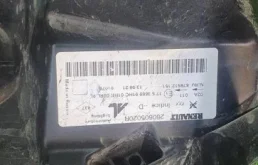 Фара ксенон левая для Renault Duster 2015 года на фотографиях