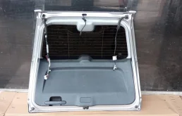 Крышка багажника для Honda CR-V 2016 года на фотографиях