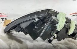 Фара правая для Infiniti QX 2018 года на фотографиях