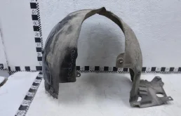 Подкрылок передний правый для Mercedes-Benz S class 2014 года на фотографиях