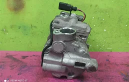 Компрессор кондиционера для Audi A4 2005 года на фотографиях